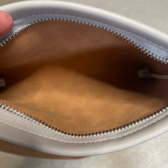 Michael Kors belt bag - Picture 4 of 11